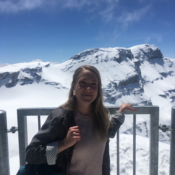 Meet your Posher, Madeline - Picture 2 of 4